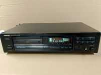 Onkyo R1 CD compact disc