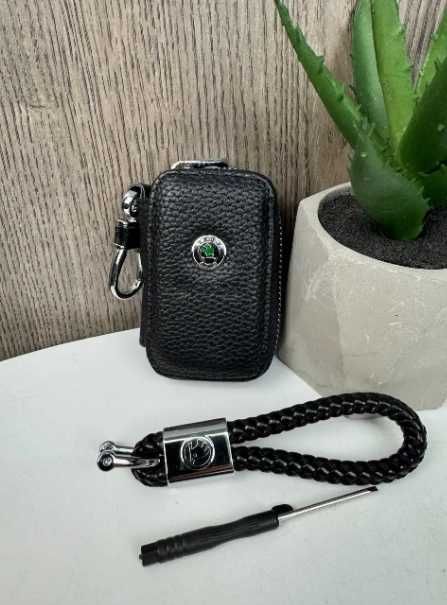 Автомобільний шкіряний чохол брелок для ключів від машини. Є вибір