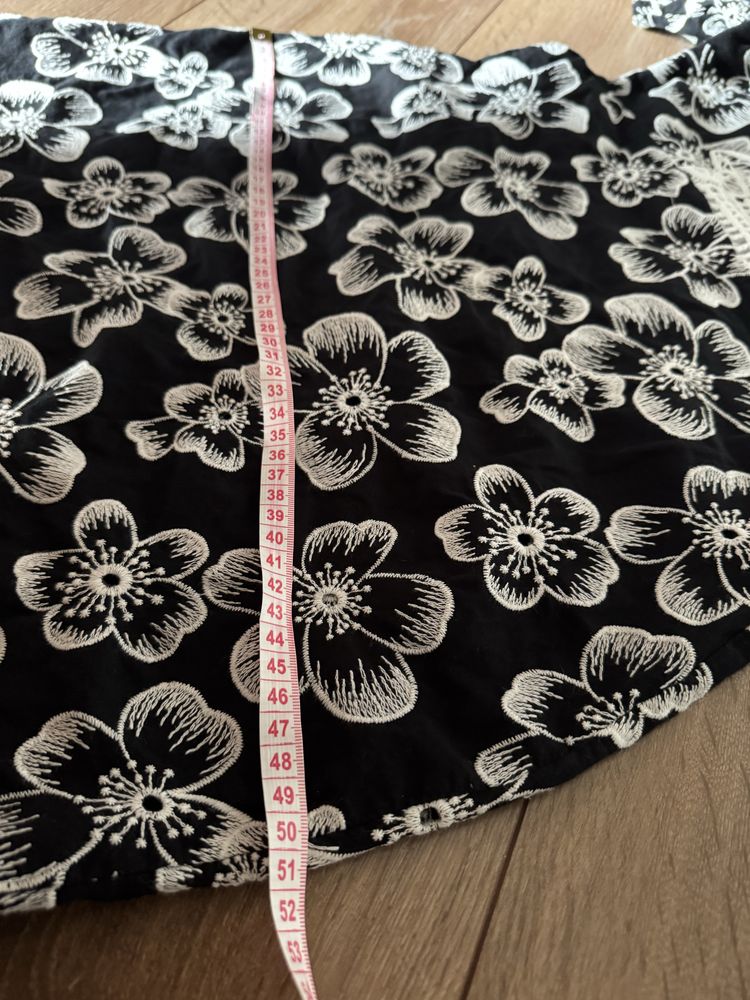 Zara вишита сукня