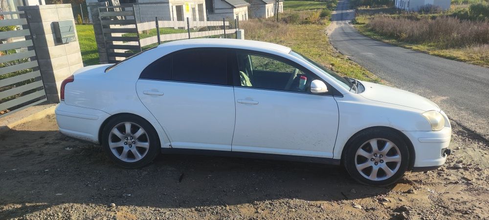 Toyota Avensis 2008 Rok