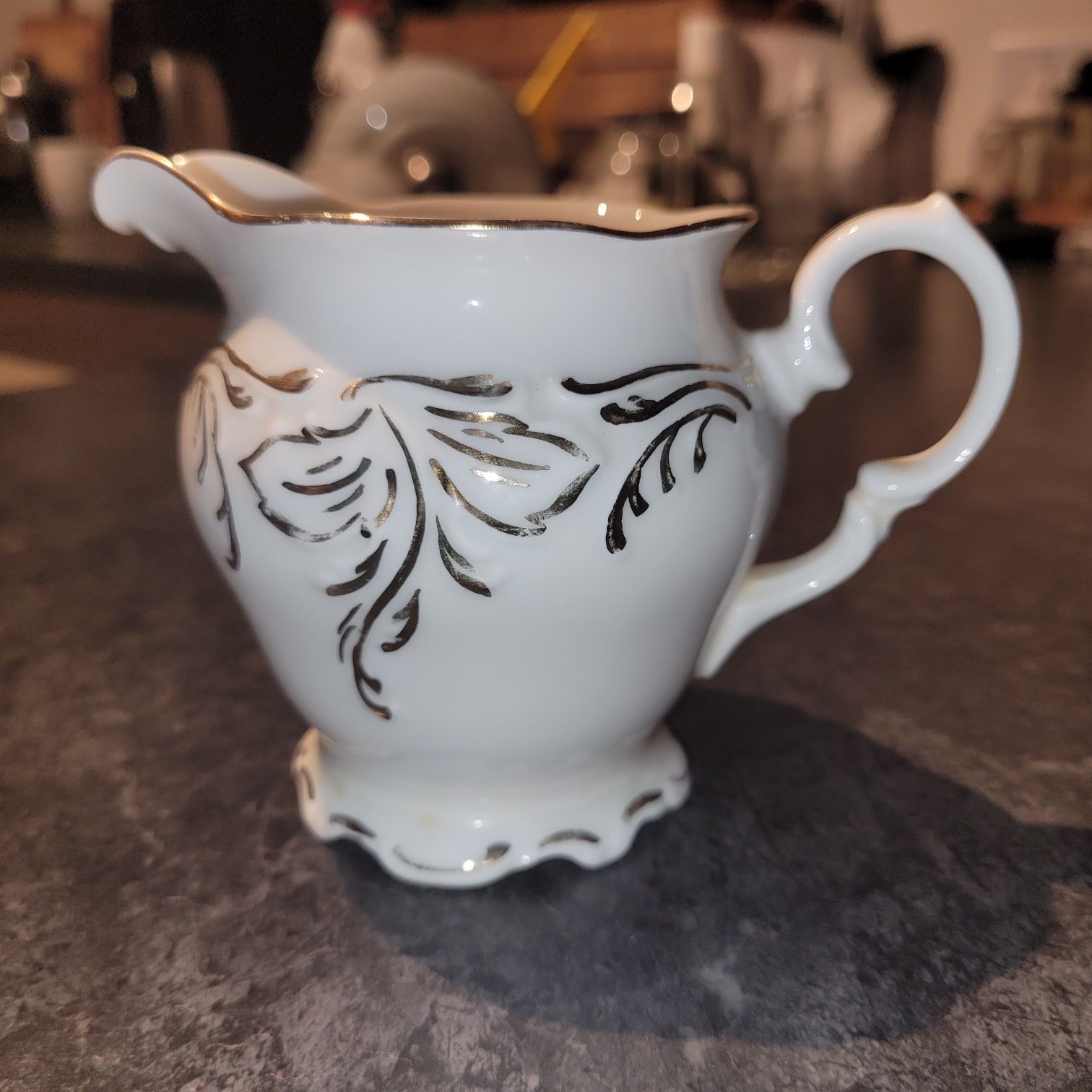Mlecznik Wawel Fryderyka, dzbanuszek porcelana Wawel