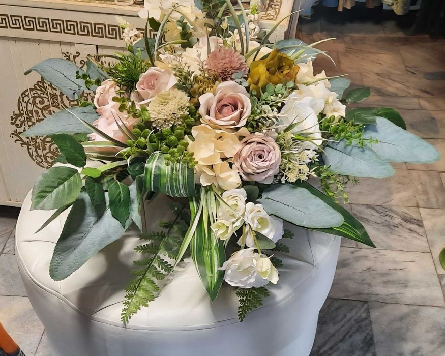 Kompozycja kwiatowa wiązanka duża kwiaty sztuczne bukiet dom cmentarz