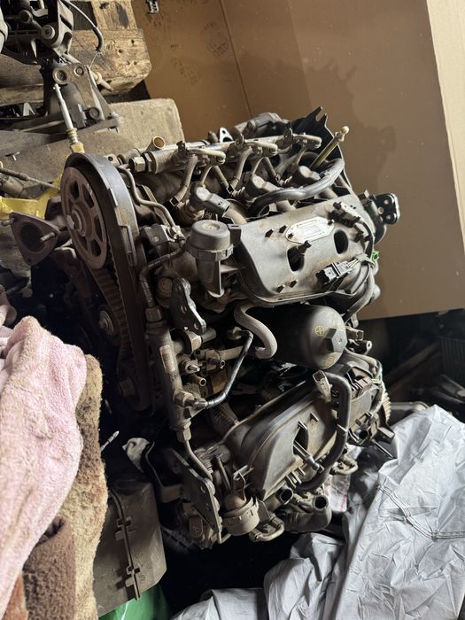 Silnik glowica Land Rover peugeot 2.7D 276DT Uszkodzony