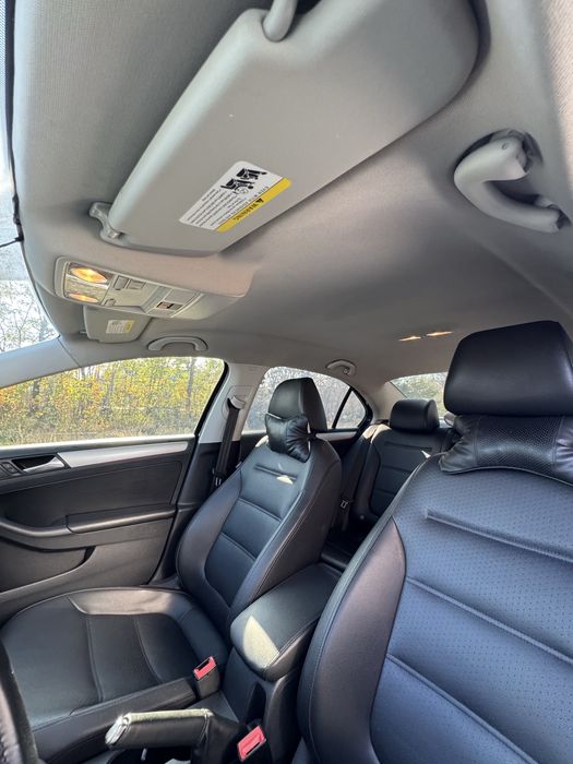 Volkswagen Jetta SE 1.8 2014