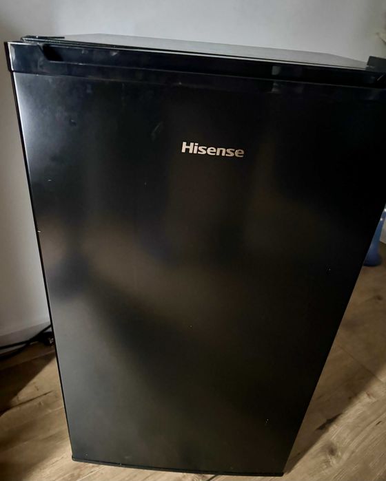 "HISENSE"/100% Sprawna/ Elegancka/ Funkcjonalna/ Nieużywana/ Lodówka/
