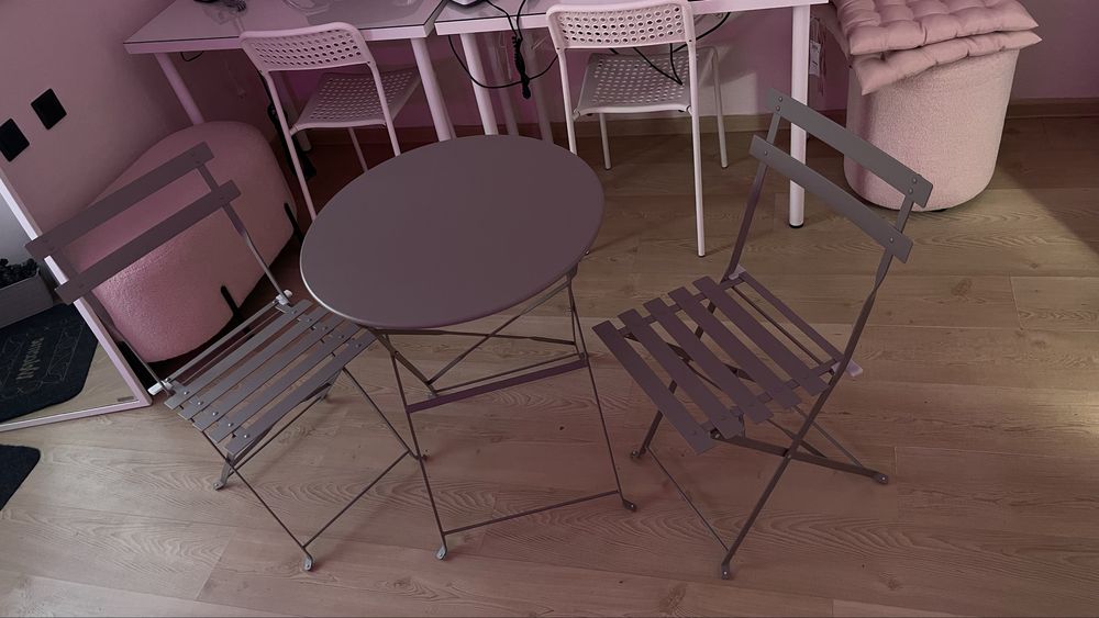 Уличный столик состояние новое