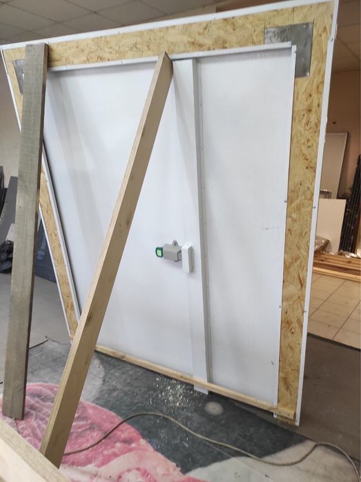 Двері в холодильну/морозильну камеру