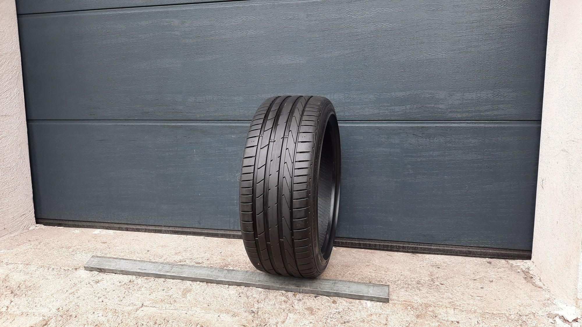 Hankook 235/40 R19 Ventus S1 Evo 2