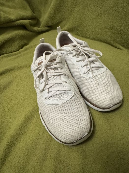 Кросівки жіночі Skechers