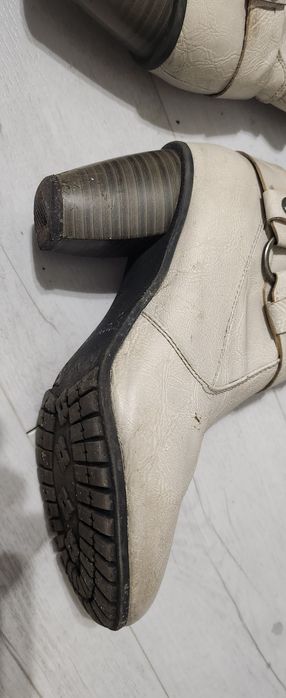 Biale kozaki 37 wysoke