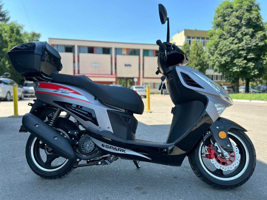 Скутер SPARK SP150S-17R