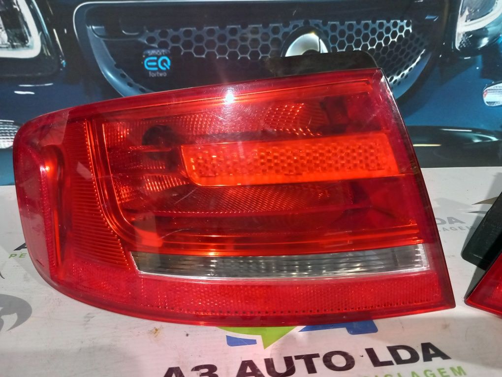 Farolim esquerdo e direito AUDI A4 ( B8 )