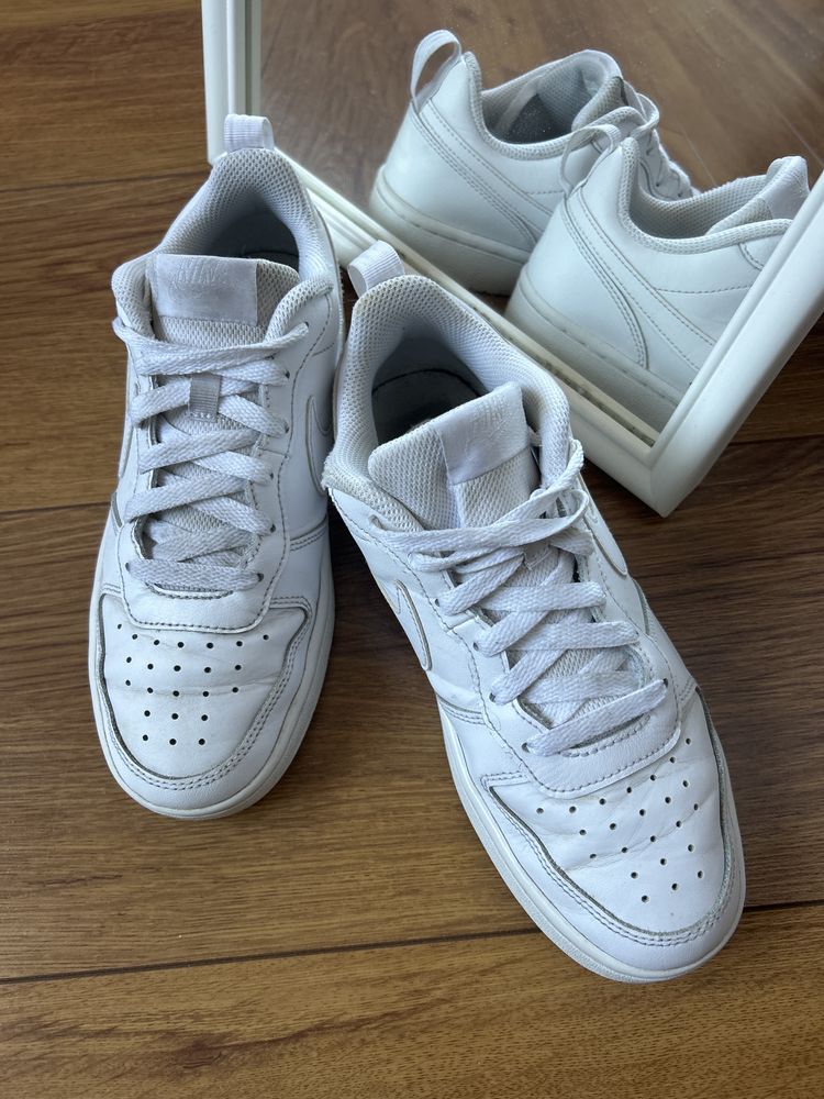 Nike Court Borough Low