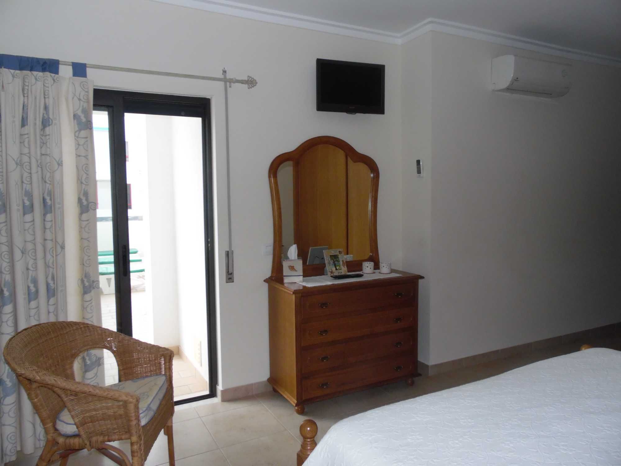 CASA DUBAI-T2,CENTRAL+100mts praia. LIVRE 05 a 12/07 -SALDOS-QUARTEIRA