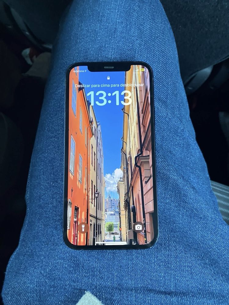 iPhone 12 (com marcas)