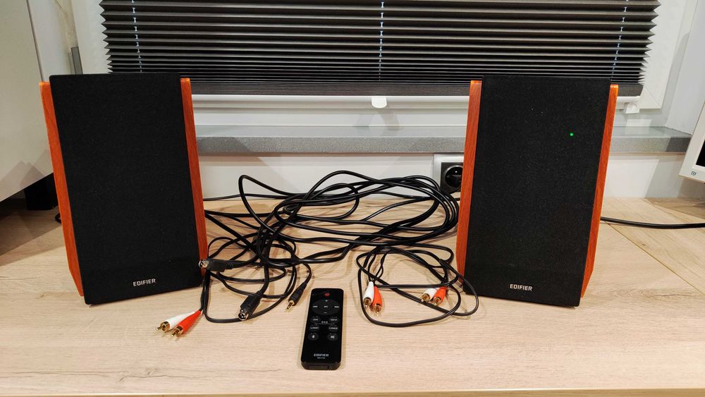Zestaw głośników 2.0 Edifier R1700BTs