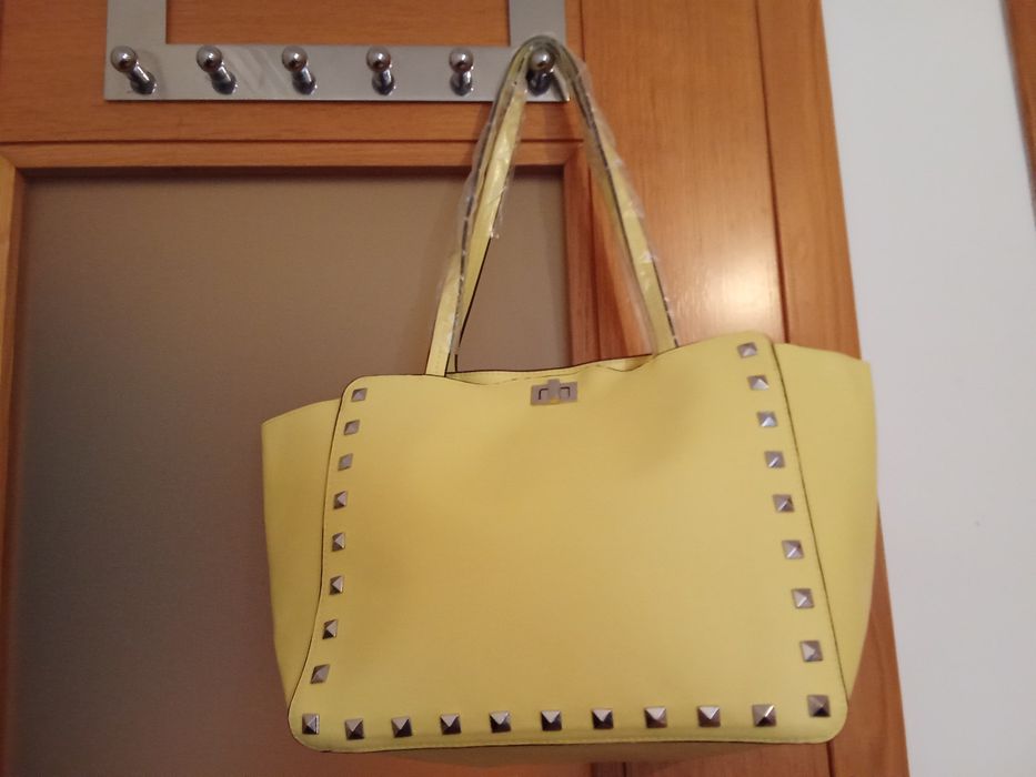 Mala nova amarelo claro