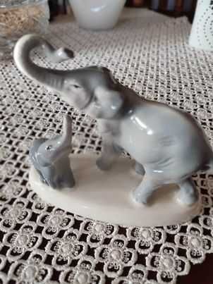 Stara figurka - 2 słonie - manufaktura Granit, Węgry