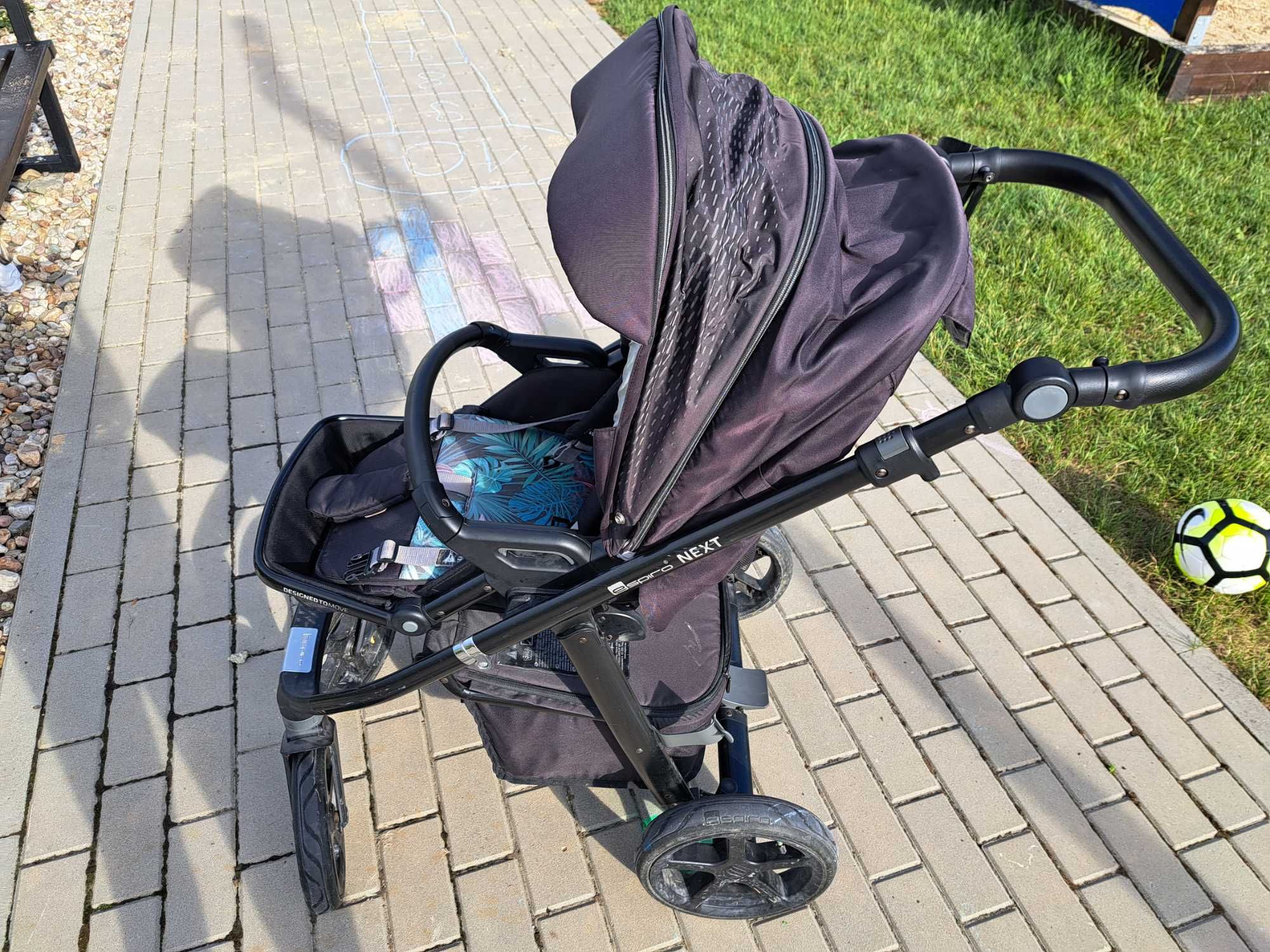Sprzedam wózek dzieciecy 2 w 1 wraz z adapterami do nosidła