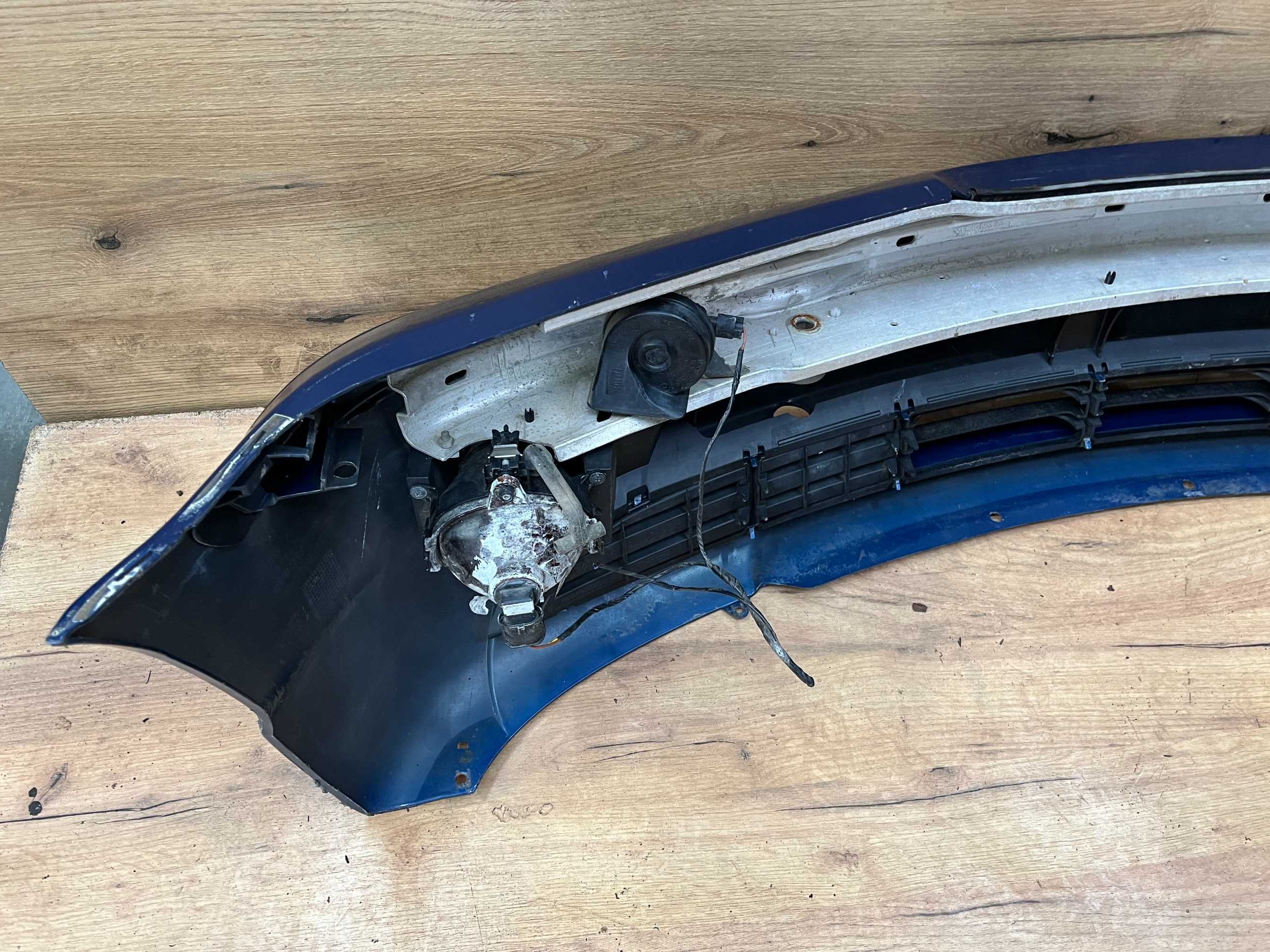 Zderzak przedni Bmw E46 Lift kolor topas blau metalic