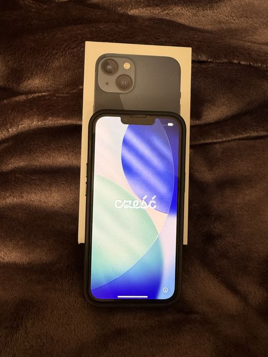 iPhone 13 z ochroną (etui i szybka)
