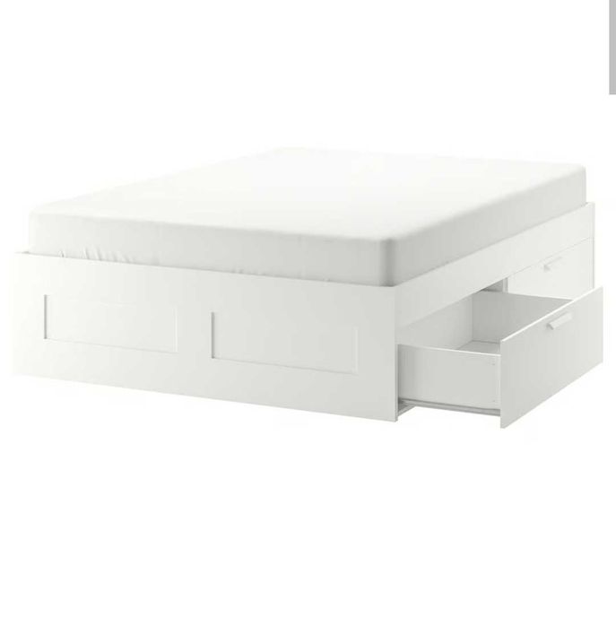 Cama de casal como nova