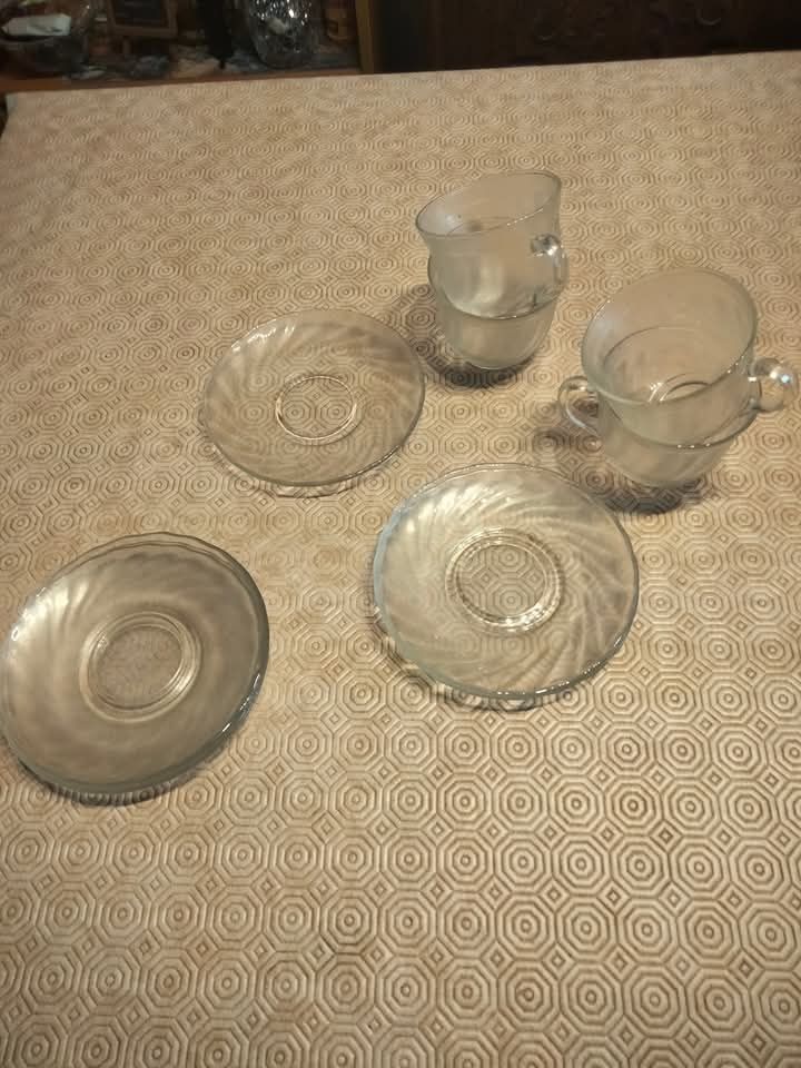 Vendo 6 pires 4 chávenas urgência