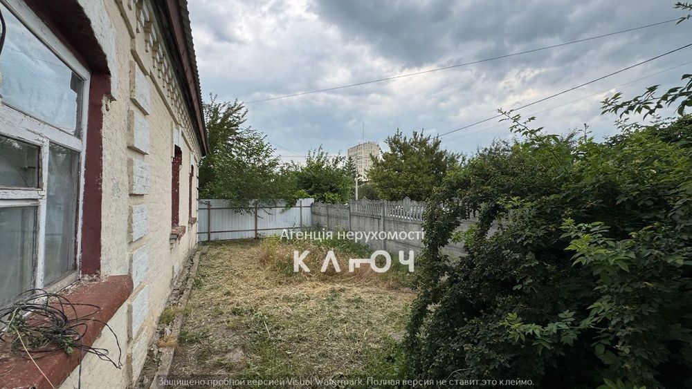 Продаж частини будинку з окремим двором в р-ні Критого ринку!