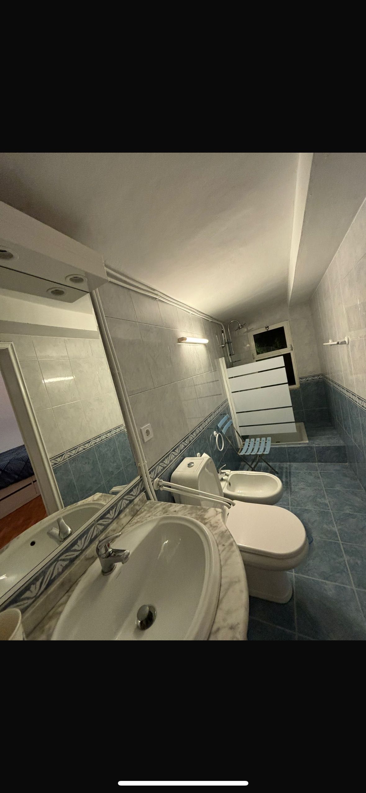 QUARTO - mês de agosto ao pé da praia