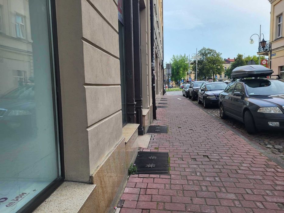lokal ok. Placu Daszyńskiego