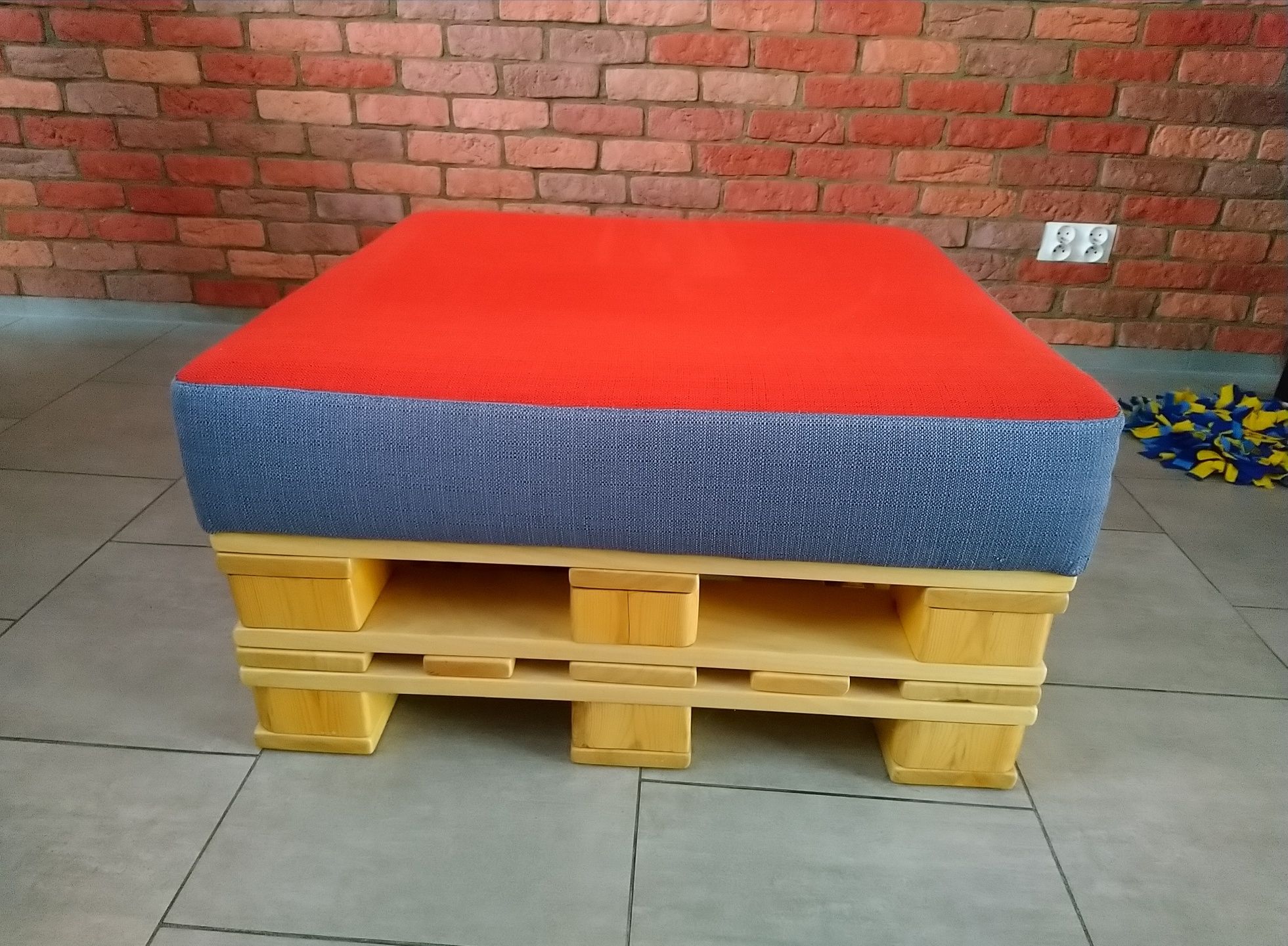 Kostka pufa siedzisko 80x80x43 meble z palet. 2szt. Nowe