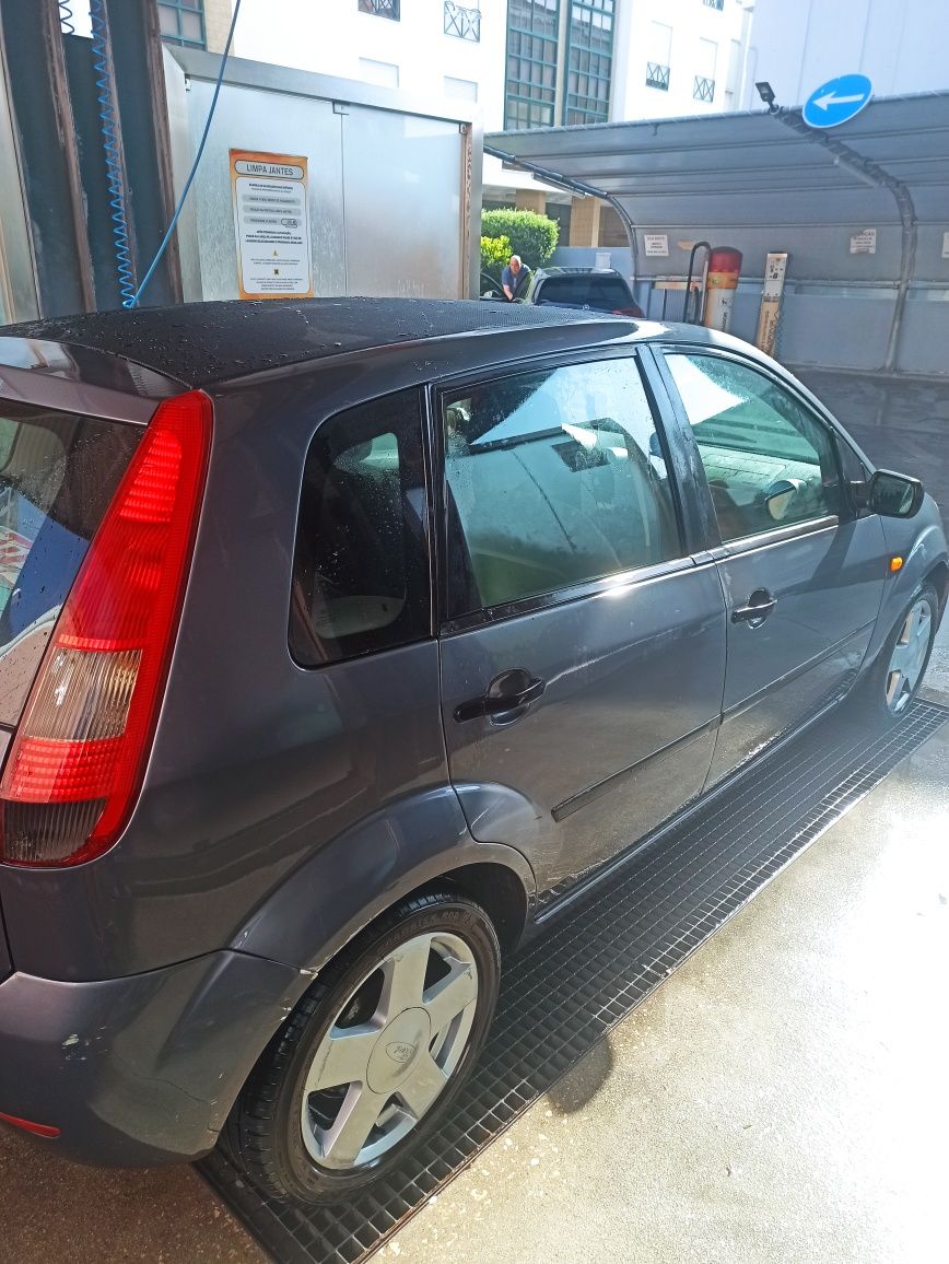 Ford fiesta 2003 km180000 reias