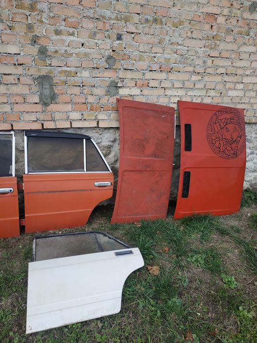 Кузовщина двері капот ВАЗ 2106