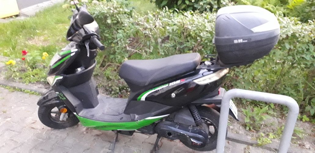 Skuter Junak 106x 2T 50 opłacony jeżdzący do poprawek.
