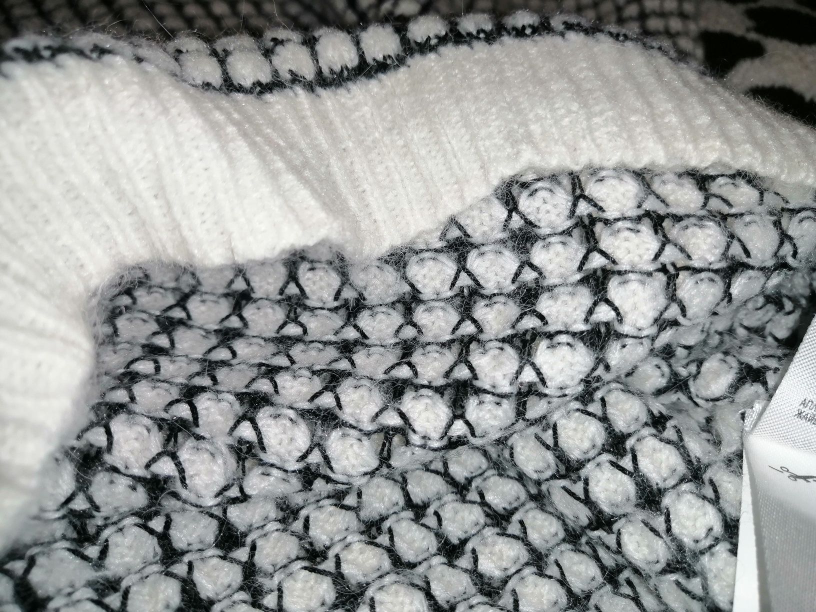 NOWY Sweter z angorą, Bardzo MIĘKKI/ NEW YORKER / oversize, luźniejszy