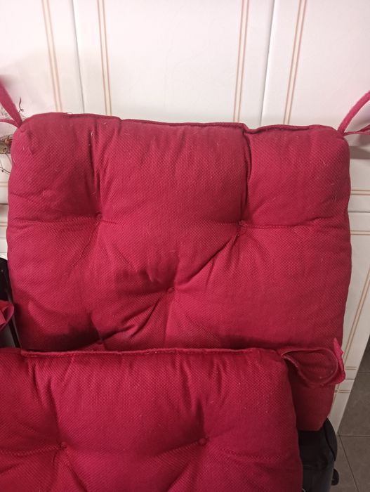 4 almofadas vermelha Ikea