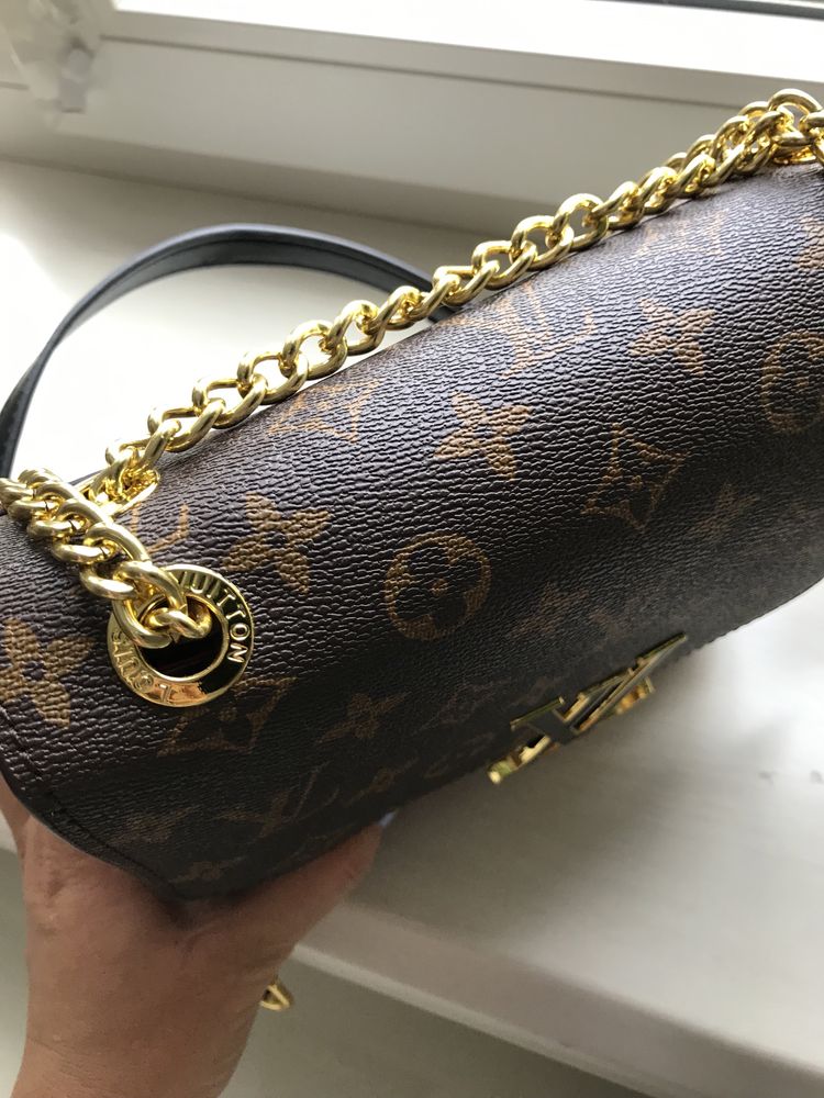 В наличии сумочка Louis Vuitton