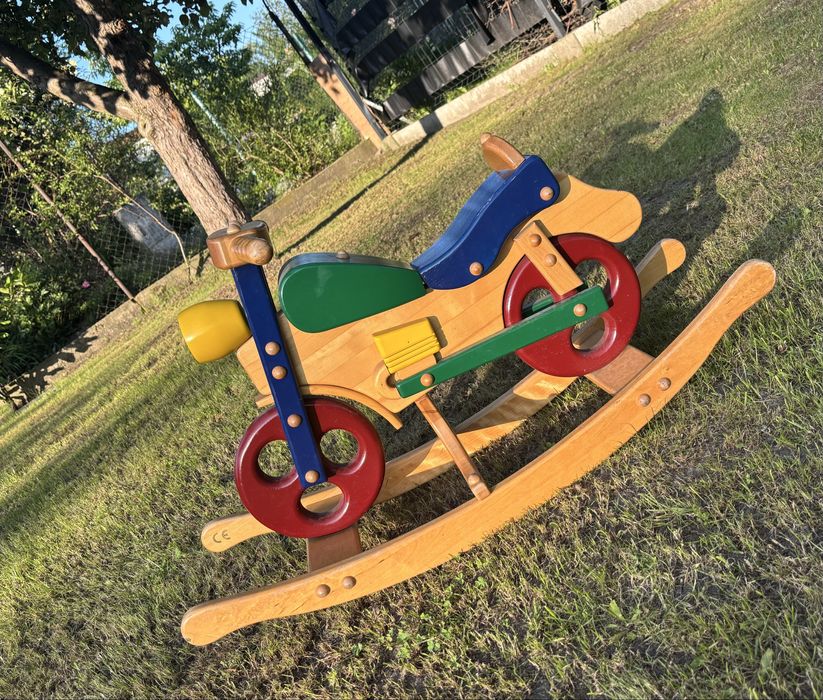 Drewniany bujak dla dzieci