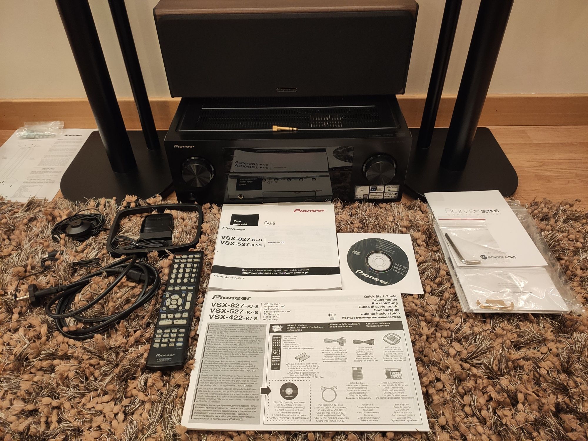 Vendo colunas Monitor Audio +  Cabos