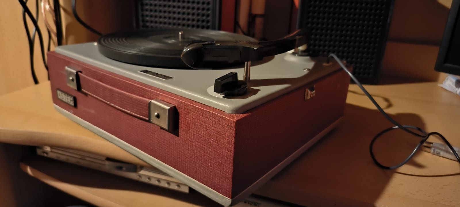 PRL gramofon retro UNITRA ASTER (sprawny)