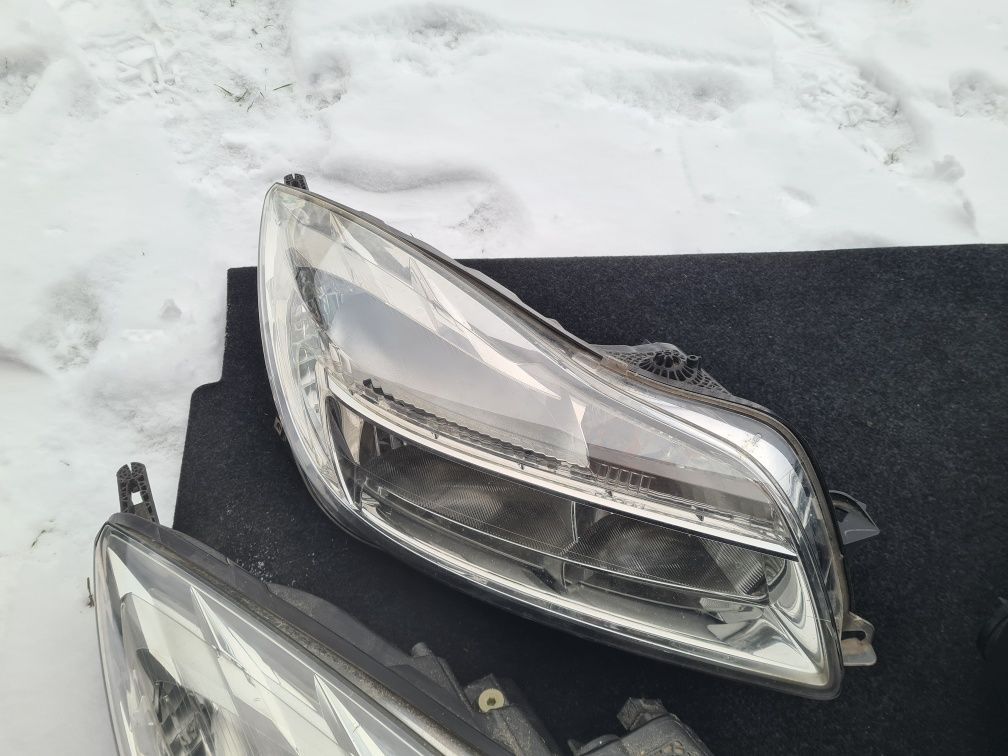 Lampa prawa Opel Insignia Europa