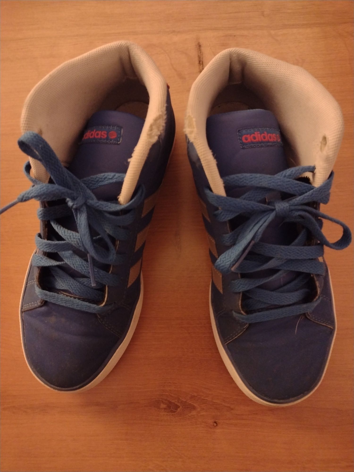 Buty sportowe dla chłopca- adidas 35,5.