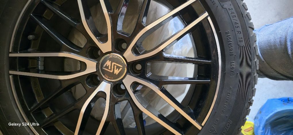 Felgi 18' z oponami Michelin
