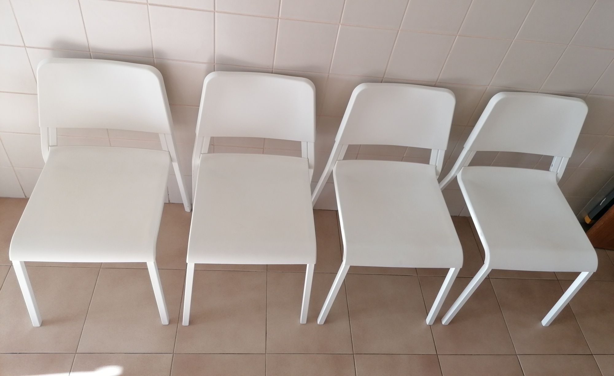 Conjunto  de 4 cadeiras