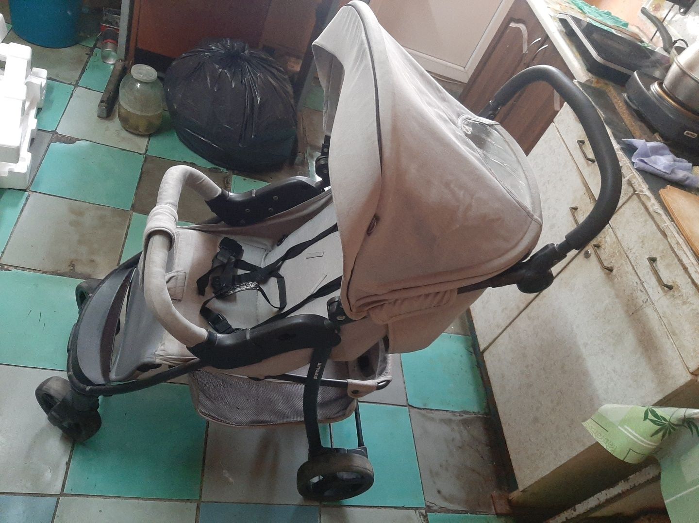 Продам прогулочную коляску