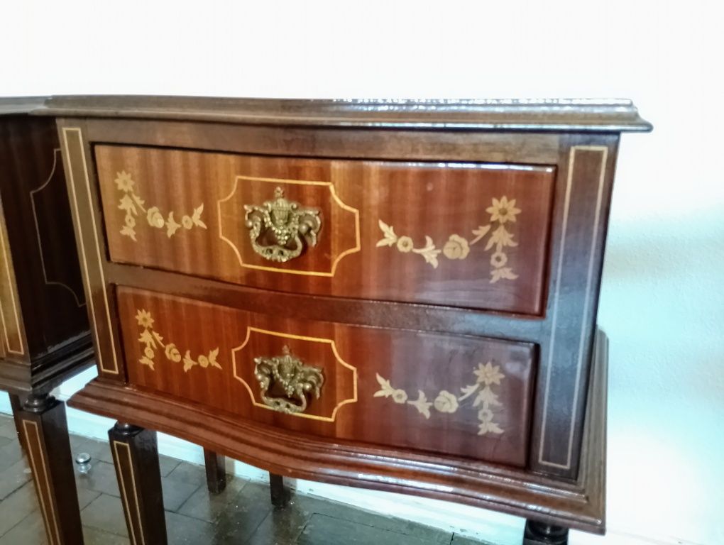 Mesa de Cabeceira Art Deco