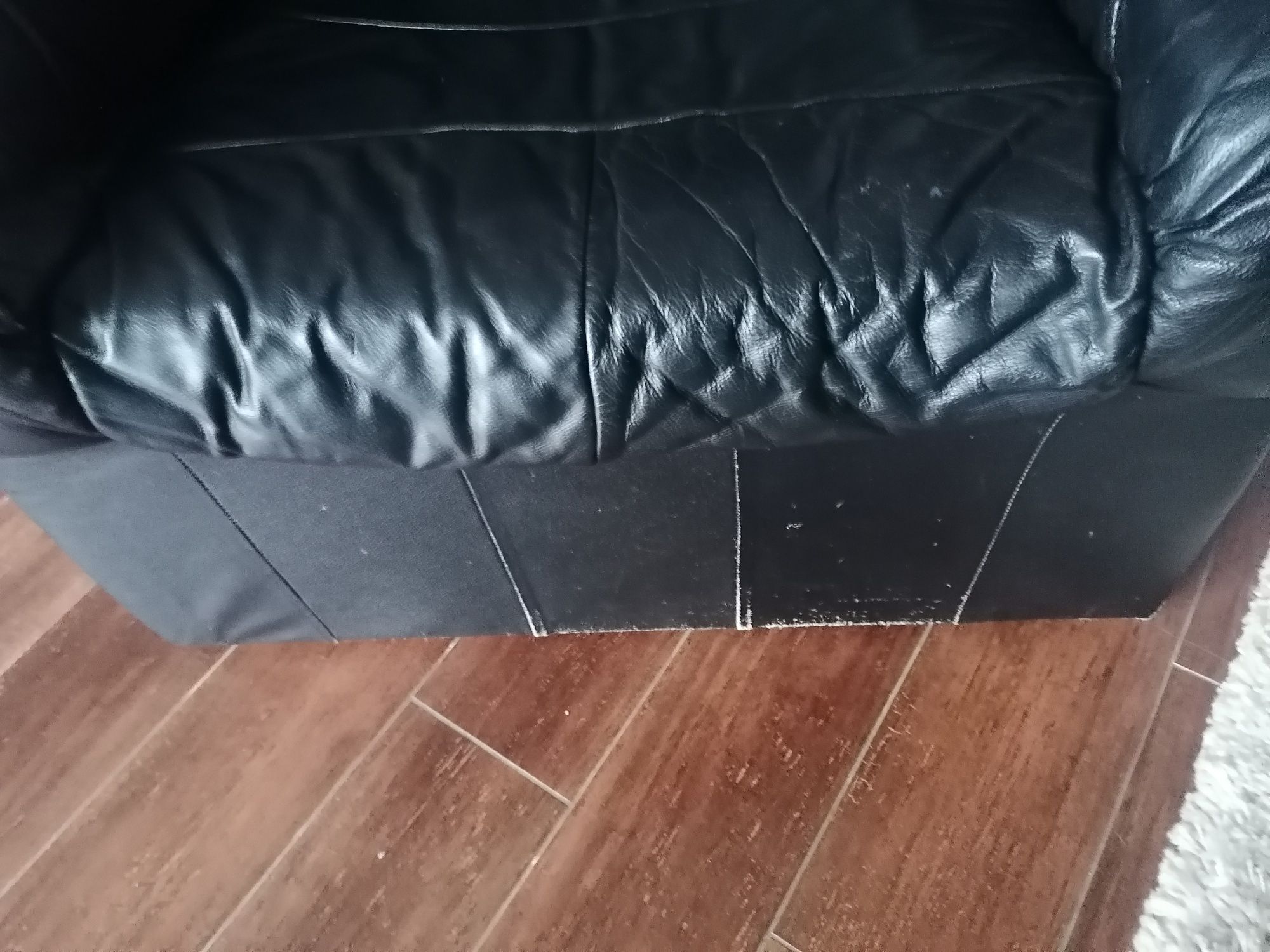 Fotel czarny skórzany