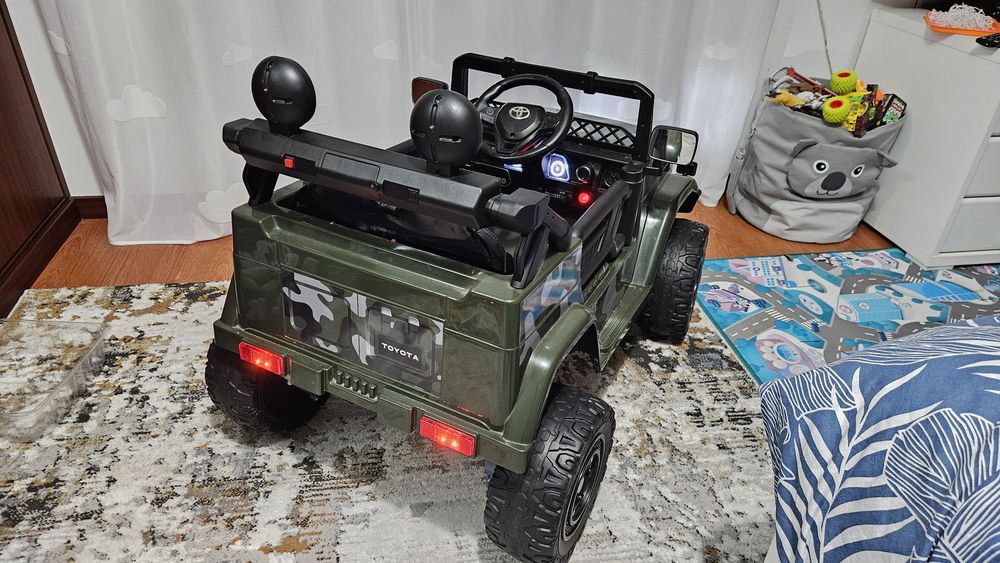 Carro eléctrico para criança