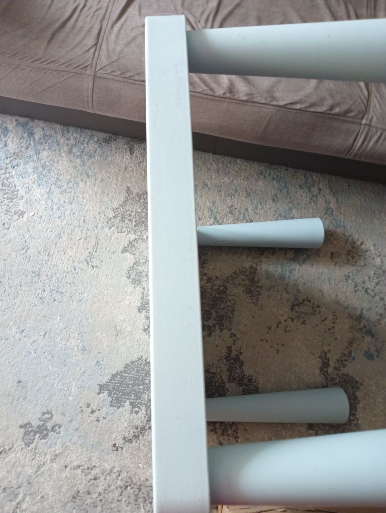 Stolik Ikea Mamut dla dzieci plus krzesełka