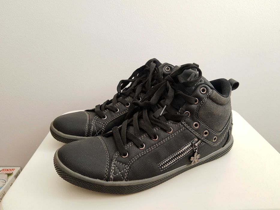 Nowe czarne trampki rozmiar 40
